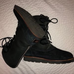 Ugg Black Sheepskin lace up Eva boot